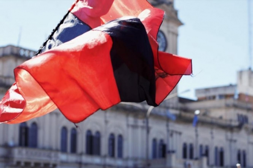 "Se puso  a la pol&iacute;tica educativa en cuarentena", dice la Rojo y Negro