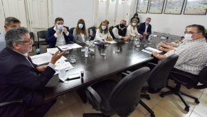 Le&ntilde;a al fuego: el Gobierno acus&oacute; a AGMER "vaciar la paritaria" y ratific&oacute; descuentos