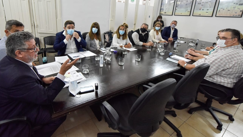 Le&ntilde;a al fuego: el Gobierno acus&oacute; a AGMER "vaciar la paritaria" y ratific&oacute; descuentos