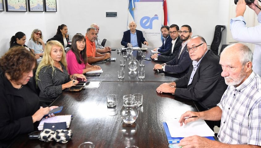 Paritaria: estatales acordaron un 18% de recomposición y un sueldo mínimo de $393.000