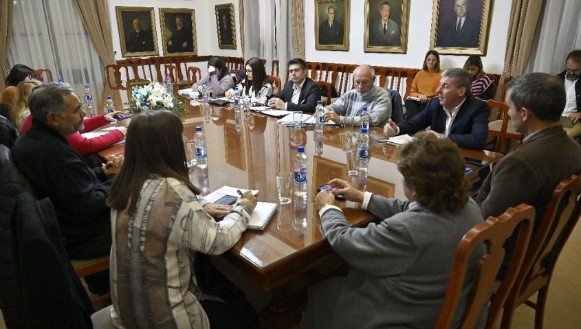 Estatales: nuevo acuerdo salarial pero con información cruzada