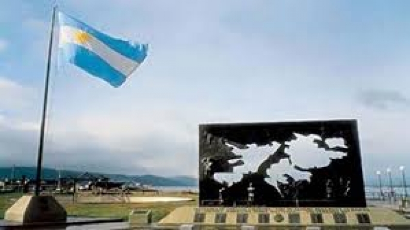 Contra la desmalvinizaci&oacute;n: Cr&oacute;nicas Patrias