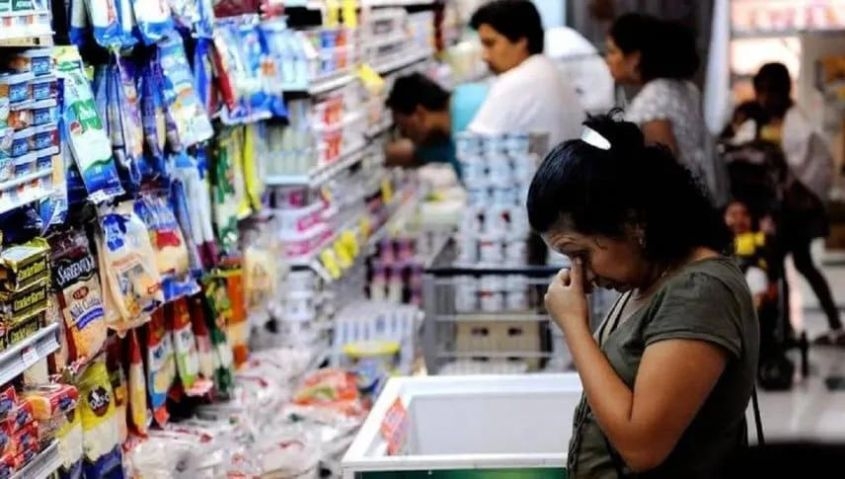 Bienes y servicios básicos hasta duplicaron su precio en dos meses de gobierno de Milei