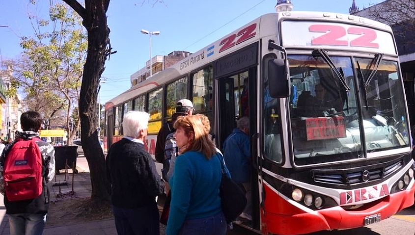 Paran&aacute;: siguen las protestas "por un transporte p&uacute;blico de calidad"