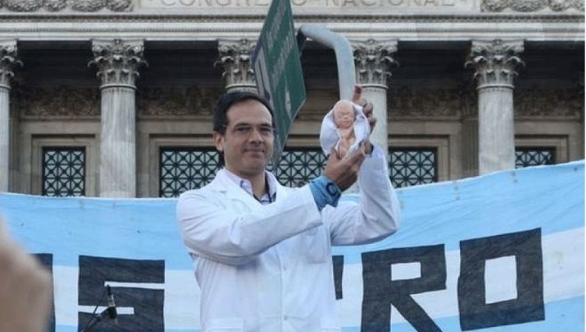 La Campa&ntilde;a por el Derecho al Aborto pide a Bordet que d&eacute; marcha atr&aacute;s con la habilitaci&oacute;n al m&eacute;dico que impidi&oacute; un aborto no punible