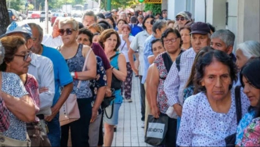 Bancarios contra &ldquo;la cacer&iacute;a medi&aacute;tica&rdquo; despu&eacute;s de la ca&oacute;tica jornada del viernes
