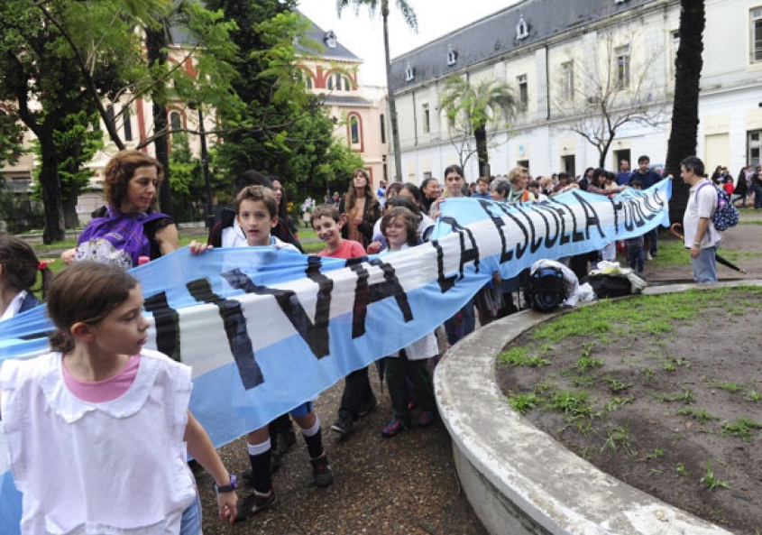 Los gobiernos y el paro docente