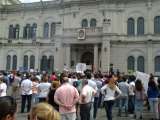 Son los salarios de pobreza, est&uacute;pido