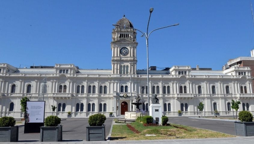 Salarios: la provincia convoc&oacute; a los gremios estatales para reabrir la paritaria