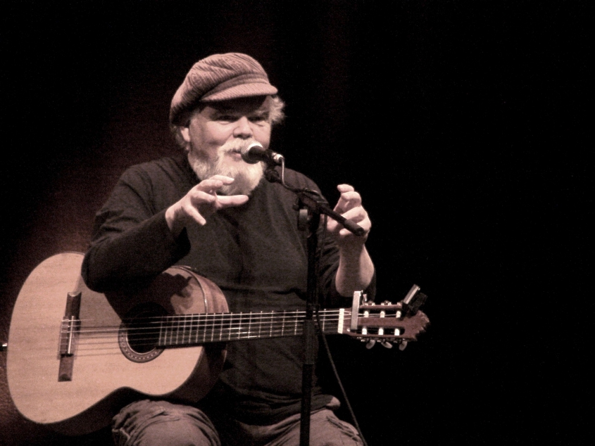 Rafael Amor, un artista que cantaba desde su clase