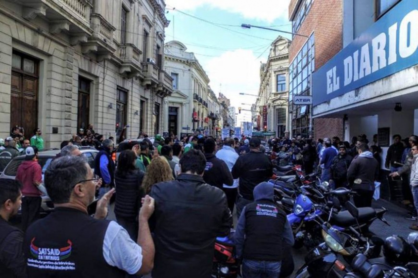 Despidos en El Diario: "Que no paguen los trabajadores los contubernios del poder"