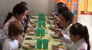 Trabajadores bajo la l&iacute;nea de pobreza y comedores escolares &ldquo;ajustados&rdquo;