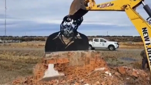 No les alcanzarán las topadoras