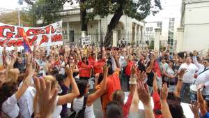 &ldquo;Urribarri desoye la obligaci&oacute;n de blanquear salario&rdquo;