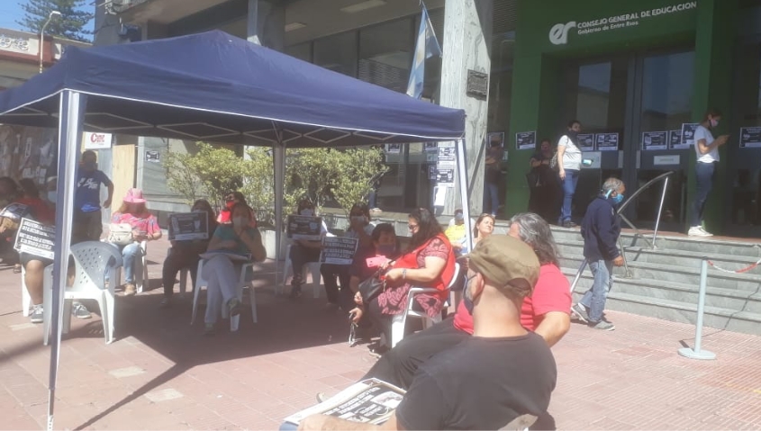 AGMER Paran&aacute; volvi&oacute; protestar en el CGE por paritarias y contra la vuelta a clases presenciales