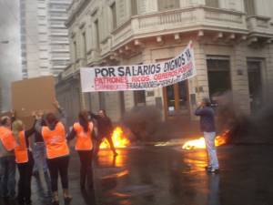 La lucha y el reclamo salarial de los trabajadores de El Diario