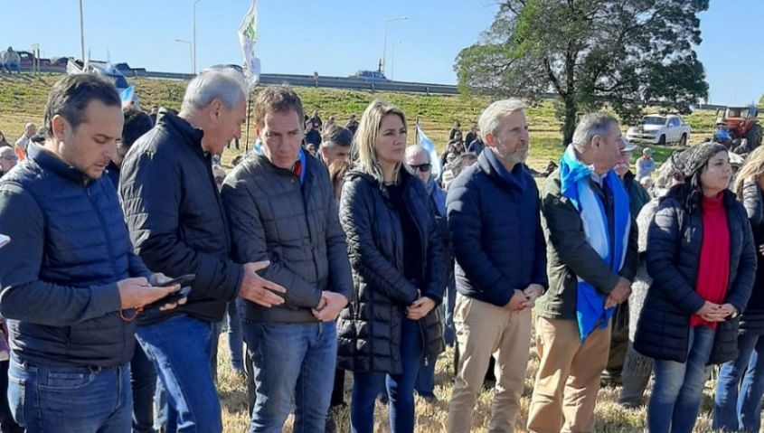 Dirigentes de JxC se hicieron presentes en el acto de la Mesa de Enlace.