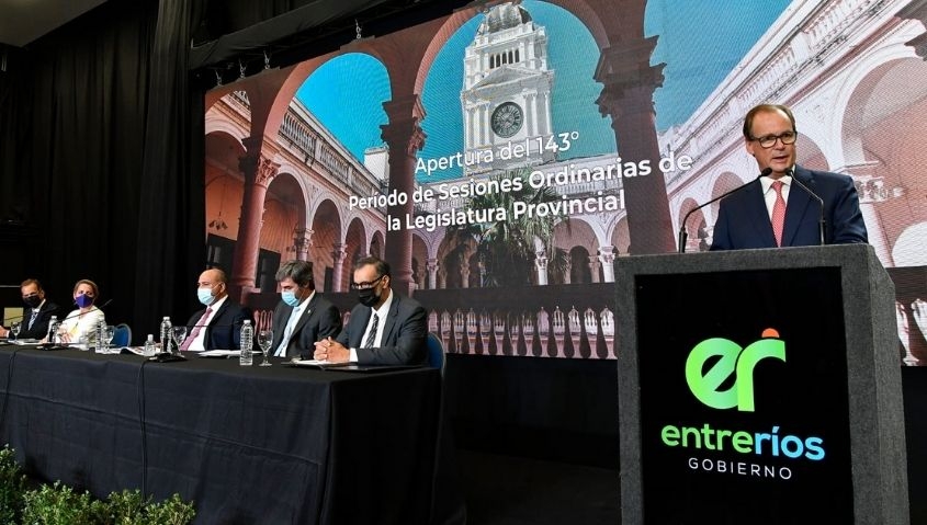 Bordet se comprometi&oacute; a buscar "la recuperaci&oacute;n del poder adquisitivo" y "un incremento real del salario"