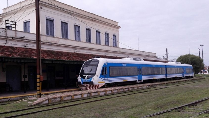 Landra: "Es prioritaria la reactivaci&oacute;n del sistema ferroviario"