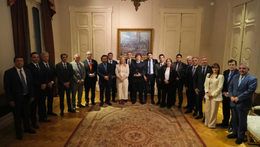 El Gobierno le recorta fondos a las provincias y acude a los ATN como principal instrumento