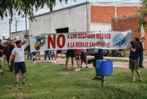 Denuncian que Tres Arroyos quiere aprovechar la Ley Bases y pagar la mitad del salario