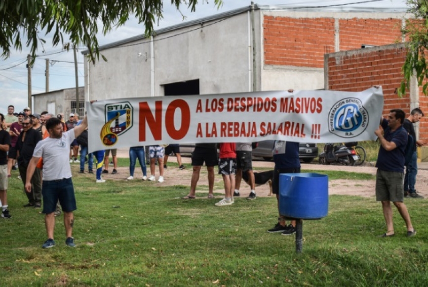 Denuncian que Tres Arroyos quiere aprovechar la Ley Bases y pagar la mitad del salario