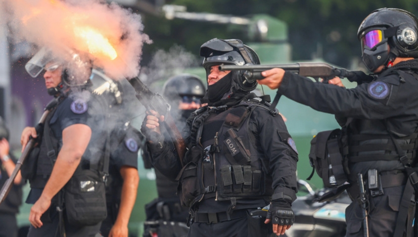 Salvaje represión a la marcha de los jubilados