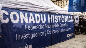 Docentes universitarios exigen paritarias y presencialidad segura