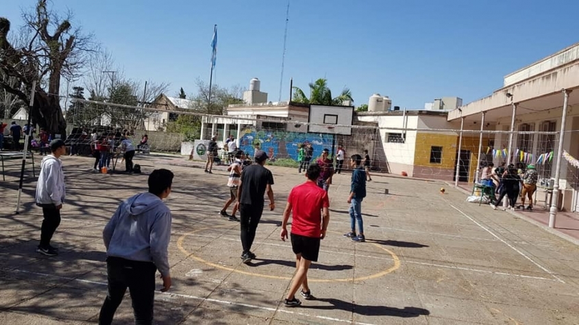 Una lucha sin fin con el CGE por la continuidad de cursos en una escuela secundaria de Paran&aacute;