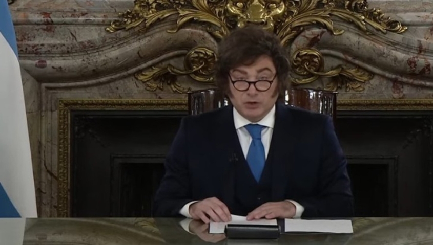 La pirueta de Milei: de admirador de la Thatcher a malvinero por su amigo Trump