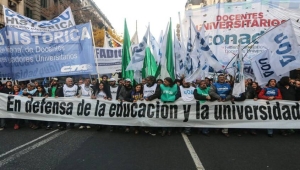Docentes universitarios vuelven al paro ante la falta de respuesta salarial