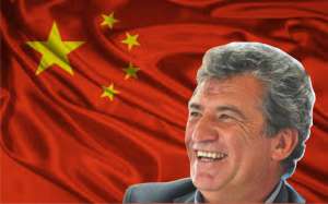 Urribarri, m&aacute;s cerca de China que de los entrerrianos
