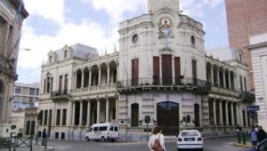 Paraná: ATE pide la reapertura de la paritaria y lleva el reclamo a las puertas del municipio