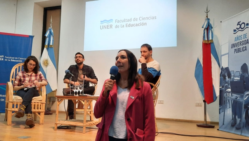 La inteligencia artificial en comunicaci&oacute;n y educaci&oacute;n, eje de un conversatorio en Paran&aacute;