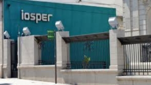 El Gobierno intervino el IOSPER: fuerte rechazo gremial