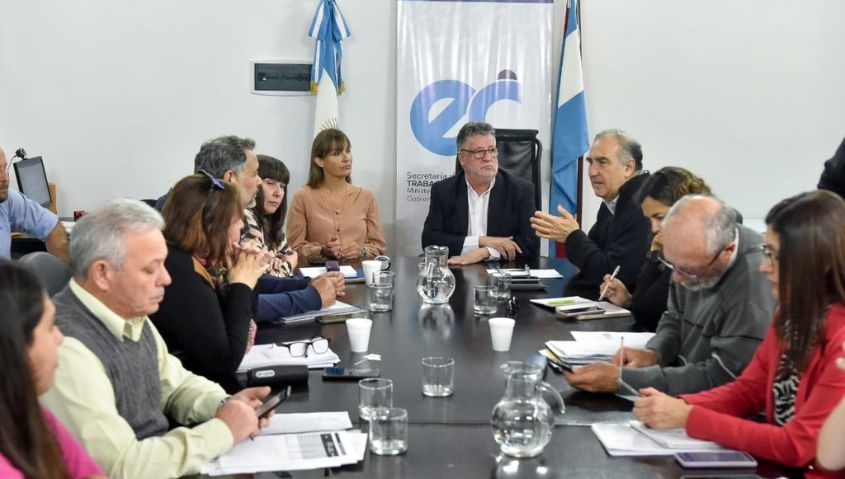 Paritaria: estatales acordaron 69,45% de aumento a septiembre