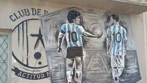 Mural realizado por el artista plástico Lucas Latina en el frente de un comercio de Junín (Buenos Aires).