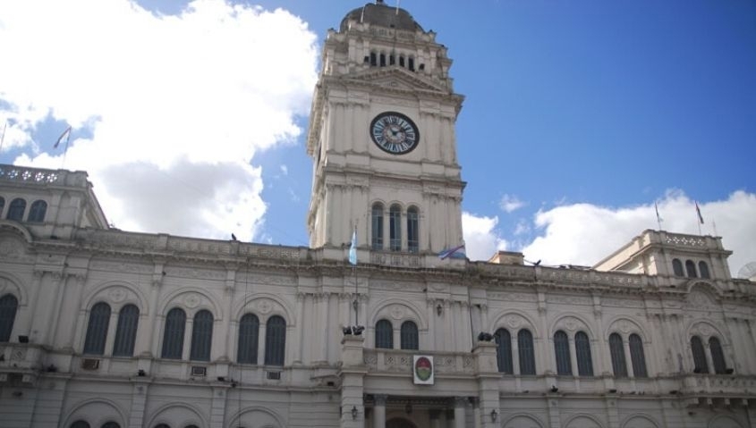 El gobierno convoc&oacute; a los docentes y estatales a paritarias